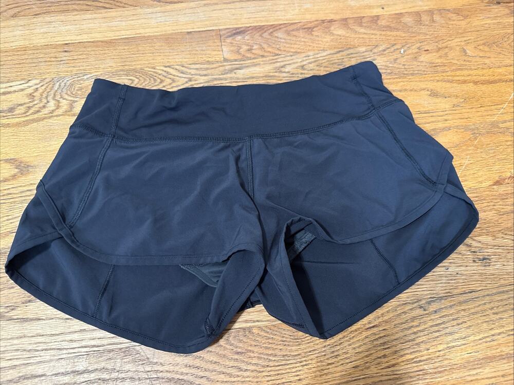 Lululemon Speed Up Low-Rise Lined Shorts Black 2.5โ Size 6 EUC Gym Athletic